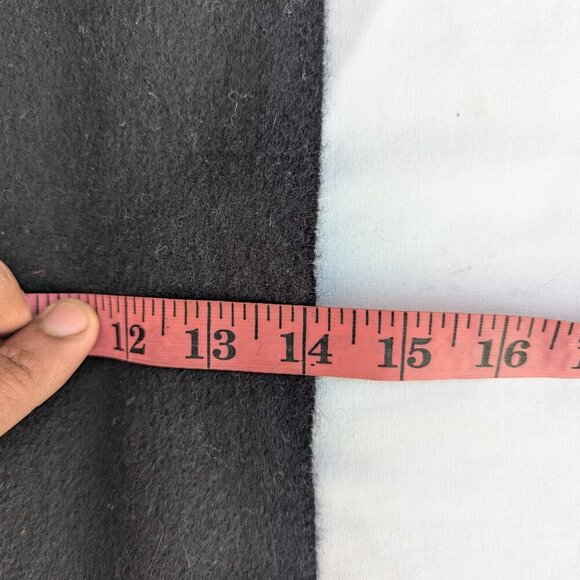 Gucci Authentic Scarf Black 100% Cashmere Unisex Scarf Made in Italy. - Picture 8 of 8